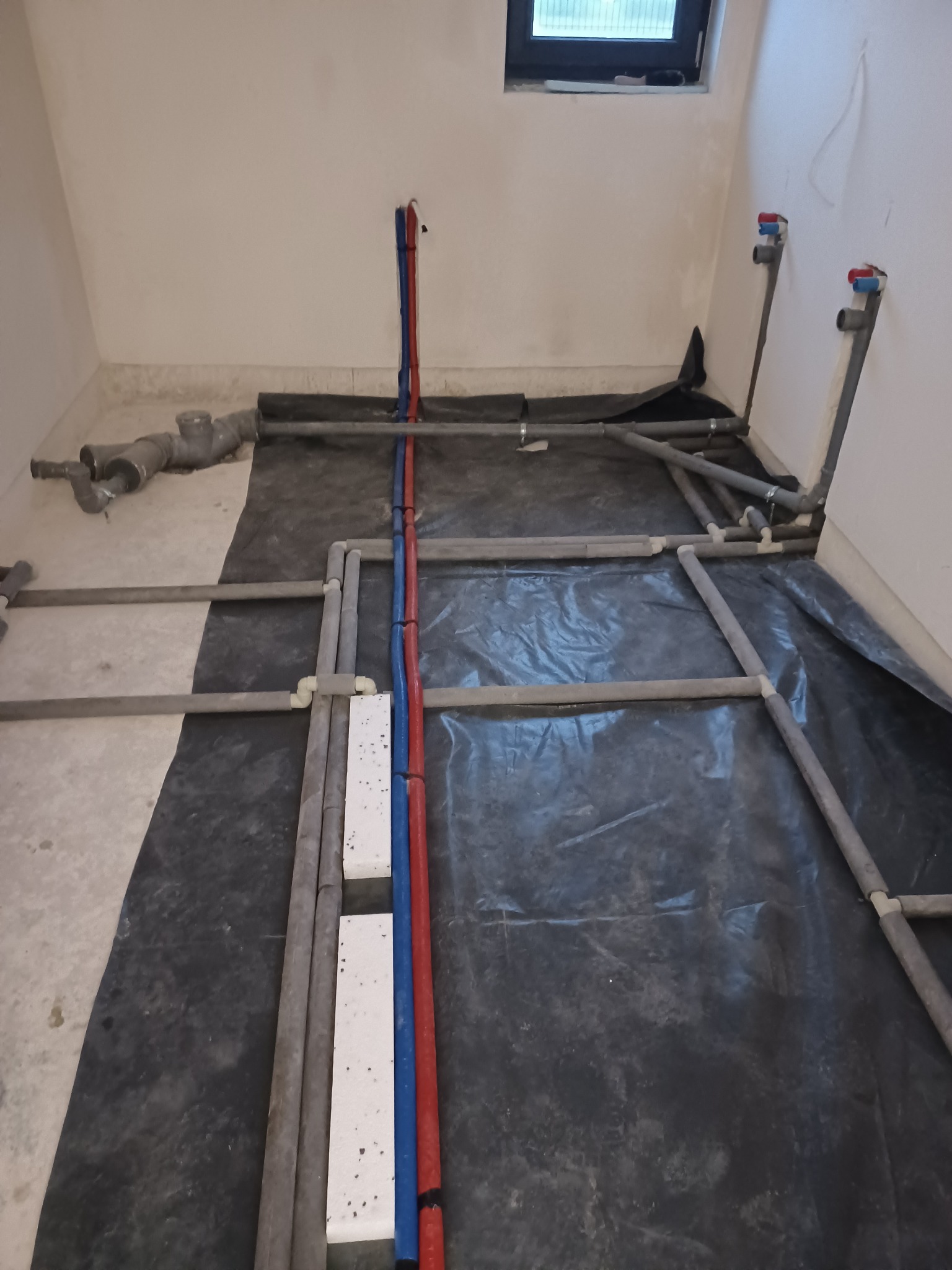 instalacja wod-kan i c.o. w warstwie posadzki