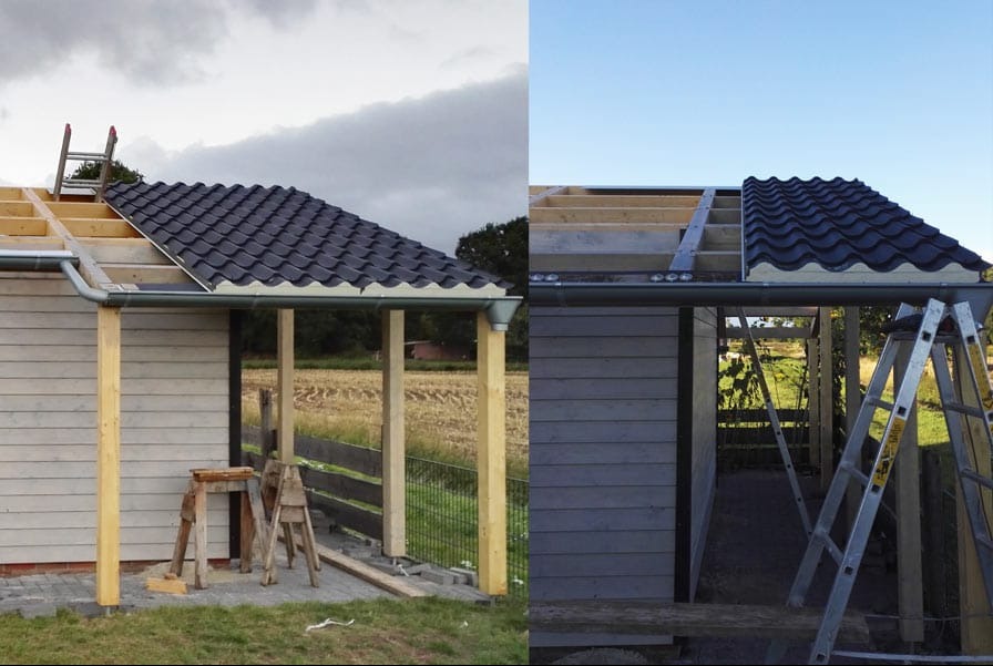 Montaż dachu z czarnej blachy falistej na drewnianej konstrukcji altany, widoczne elementy więźby i rynny, po lewej stronie drabina oparta o dach.