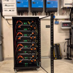 DKKD.PL - Moc Magazynu 24kW pojemność 40kWh + SolarEdgeSE17K + zasilanie awaryjne z falownikiem PV