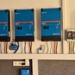 Moc 15kW pojemność 20 kWh + falownik 2x SMA 5kW + zasilanie awaryjne z OFF-GRID