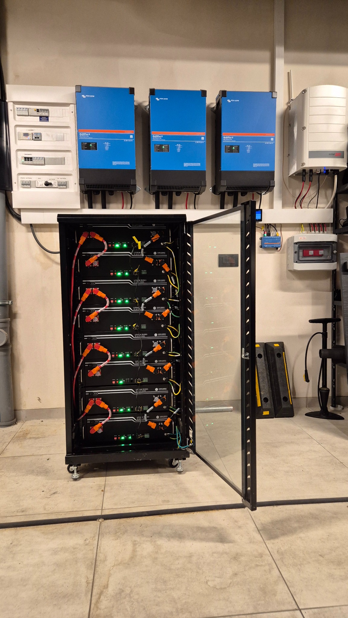 Moc Magazynu 24kW pojemność 40kWh + SolarEdgeSE17K + zasilanie awaryjne z falownikiem PV