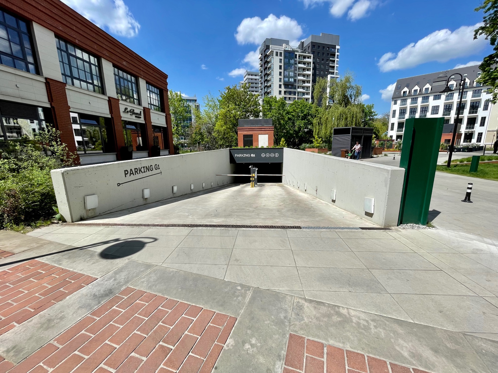 Parking podziemny dla klientów Kancelarii.