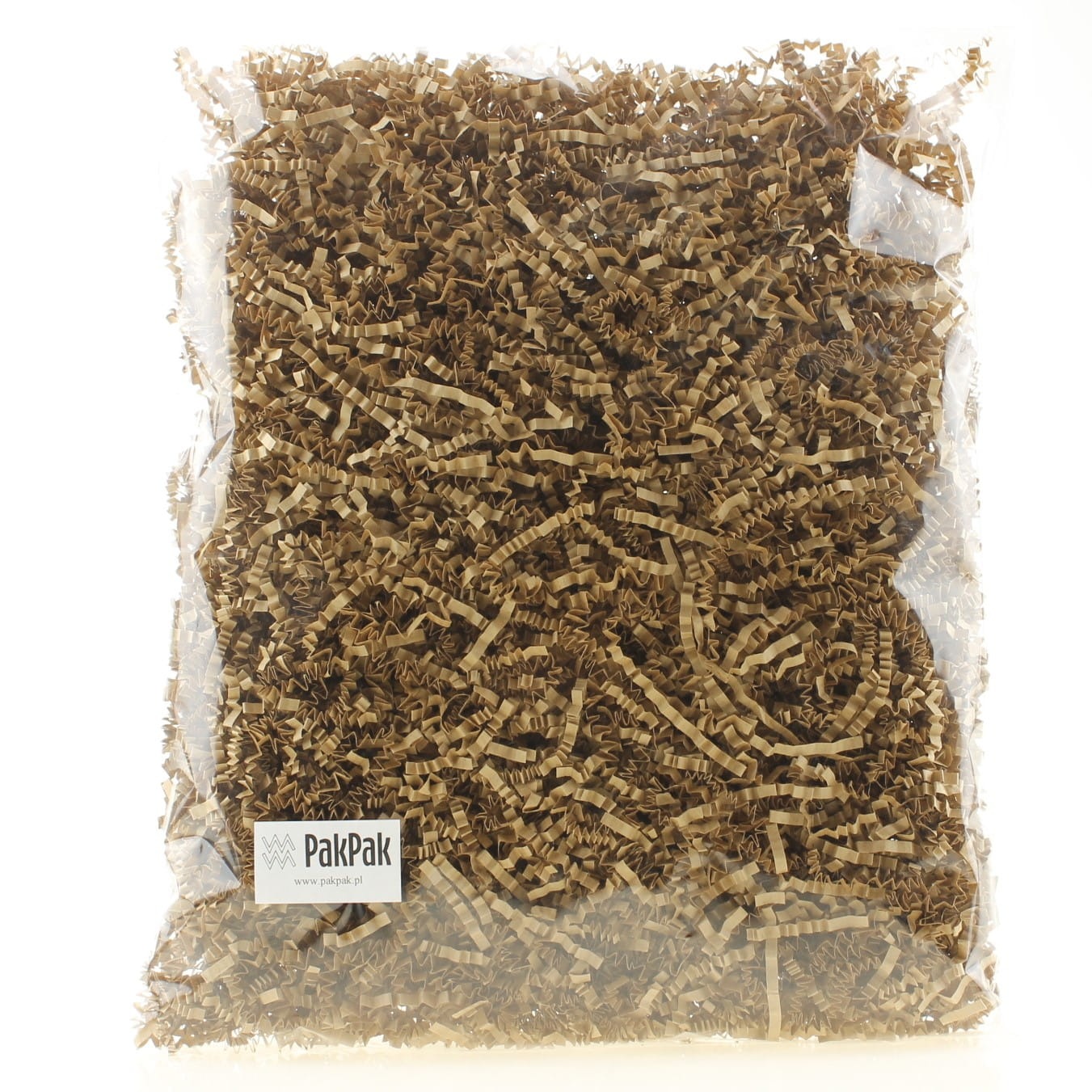 Przezroczysta torba wypełniona brązowym, pociętym papierem falistym, widoczne logo PakPak w lewym dolnym rogu.