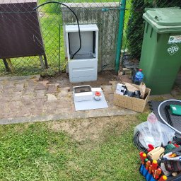 1. Rozdzielnica ogrodowa gniazda 230V i 400V plus miejsce na sterownik podlewania ogrodowego

2. Instalacja ogrodowa altny