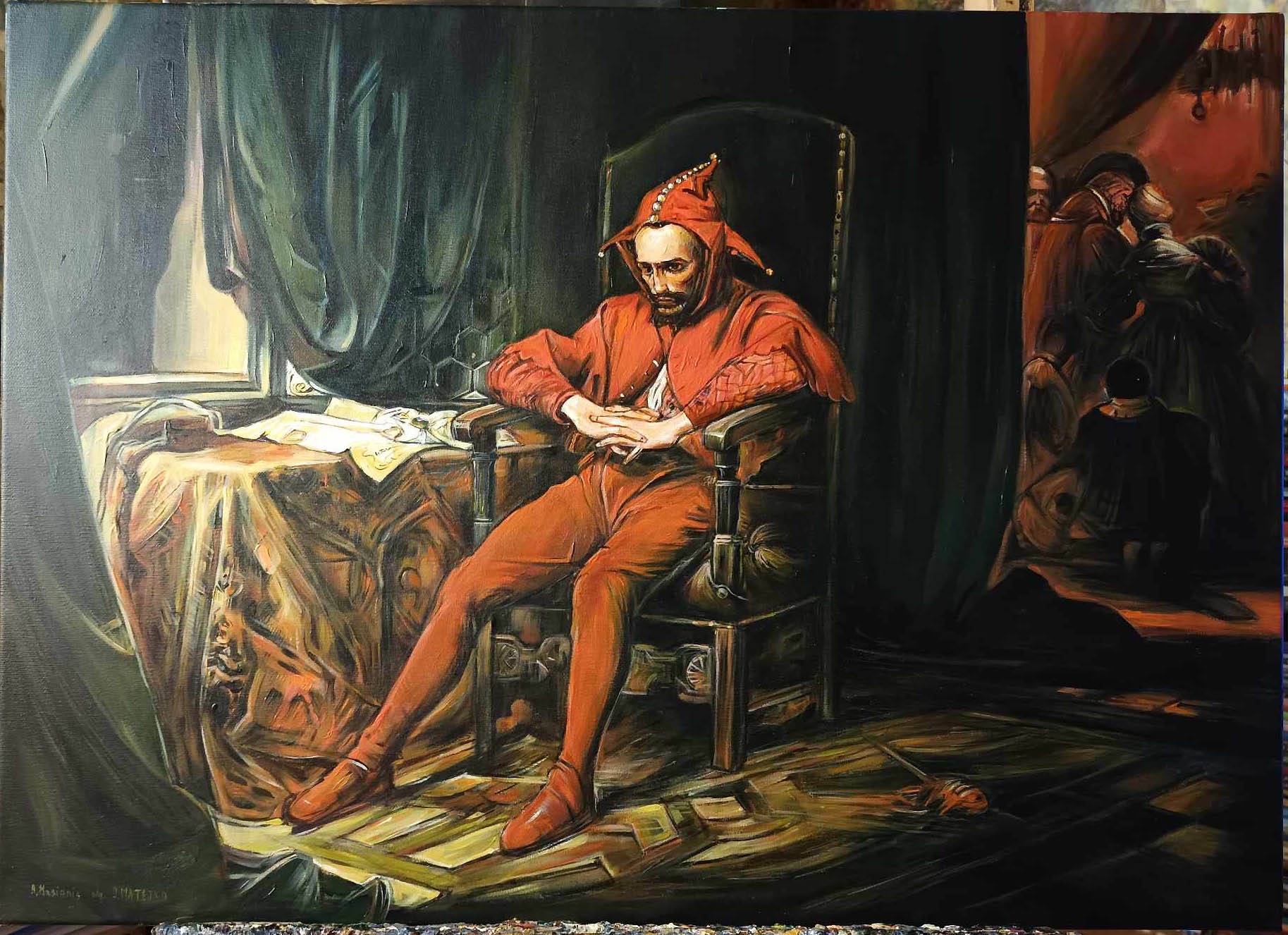 Kopia obrazu przedstawiająca Stańczyka pędzla Jana Matejki, siedzącego w fotelu w czerwonym stroju błazna, z posępnym wyrazem twarzy, na stole leżą dokumenty, w tle widoczna scena dworska.