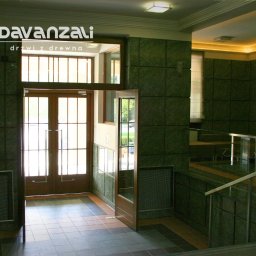 Solidne Drzwi drewniane do dworów, domów, willi i kamienic
#drzwiwejściowemałopolska #drzwiwewnętrzne #drzwizabytkowe #drzwidowilli #drzwidokamienic #drzwidrewniane #drzwizdrewna #drzwitarnów