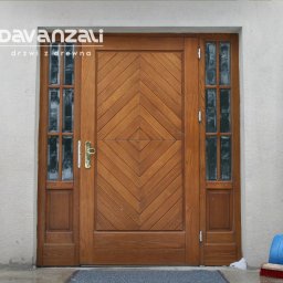 Solidne Drzwi drewniane do dworów, domów, willi i kamienic
#drzwiwejściowemałopolska #drzwiwewnętrzne #drzwizabytkowe #drzwidowilli #drzwidokamienic #drzwidrewniane #drzwizdrewna #drzwitarnów