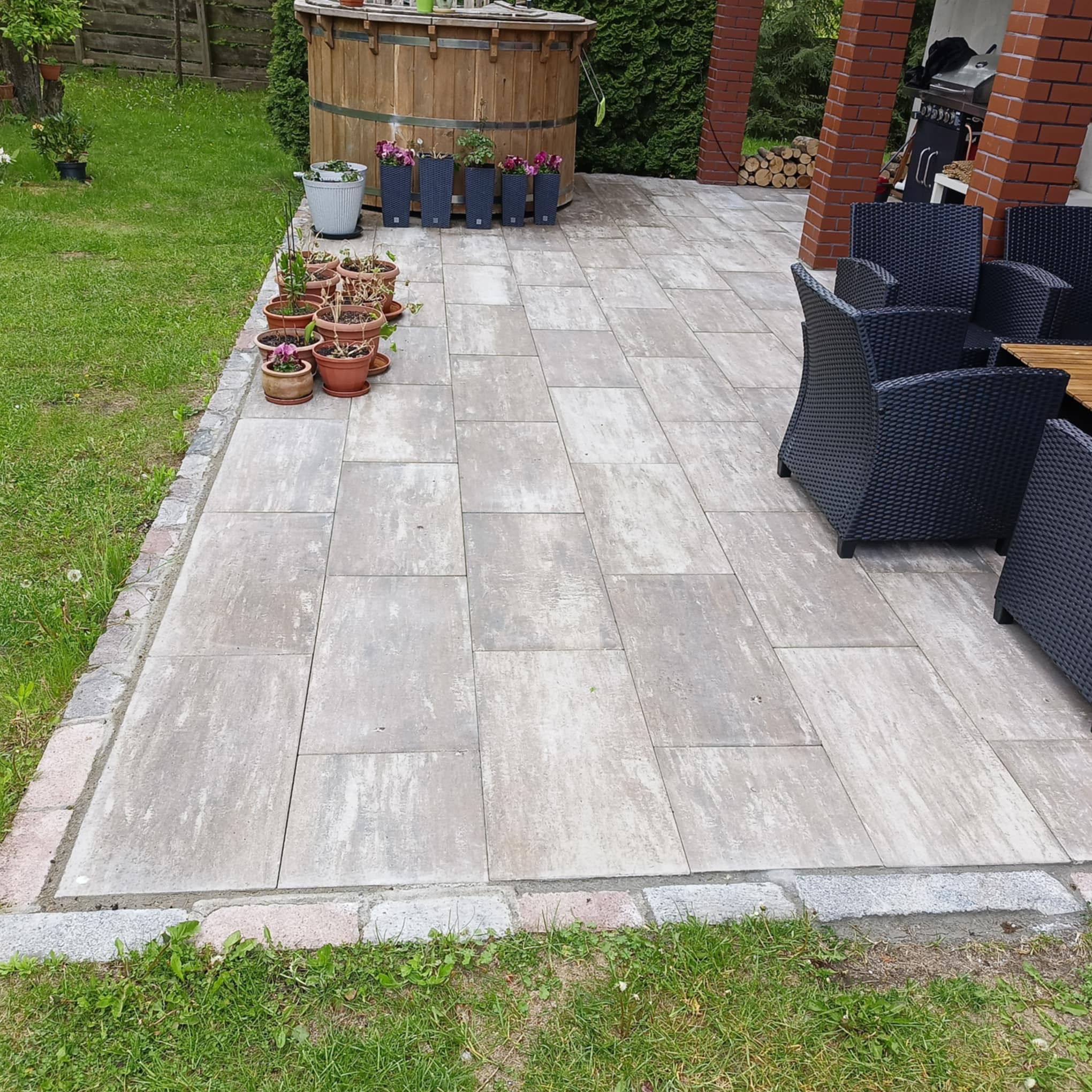 Płyty 40x80 przy domu moich rodziców