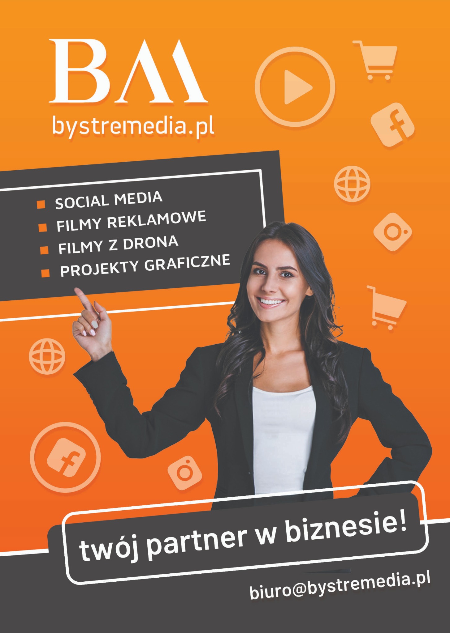 Kobieta w marynarce wskazuje na listę usług: social media, filmy reklamowe, filmy z drona, projekty graficzne, na pomarańczowym tle z ikonami mediów społecznościowych, reklama firmy z Kolbuszowej...