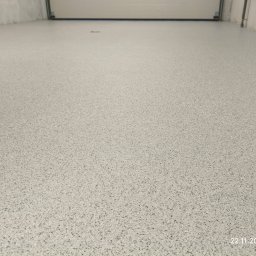 San-Bud Floor - Posadzka z płatkami dekoracyjnymi