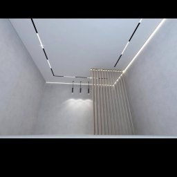 Serhii Holub S-Bud-Rem - Nowoczesne wnętrze z podwieszanym sufitem z liniowym oświetleniem LED, drewnianą ścianką działową i trzema wiszącymi lampami w minimalistycznym stylu.