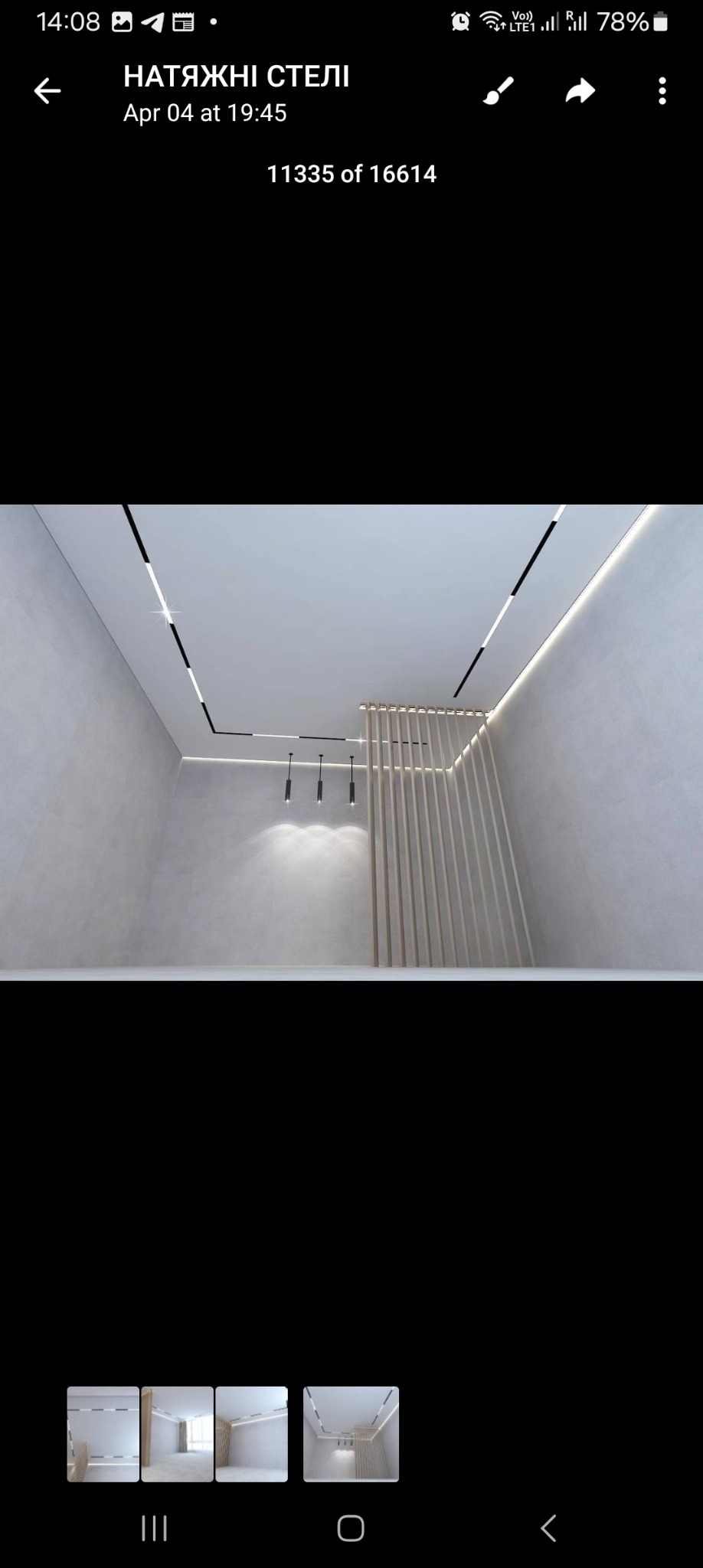 Nowoczesne wnętrze z podwieszanym sufitem z liniowym oświetleniem LED, drewnianą ścianką działową i trzema wiszącymi lampami w minimalistycznym stylu.