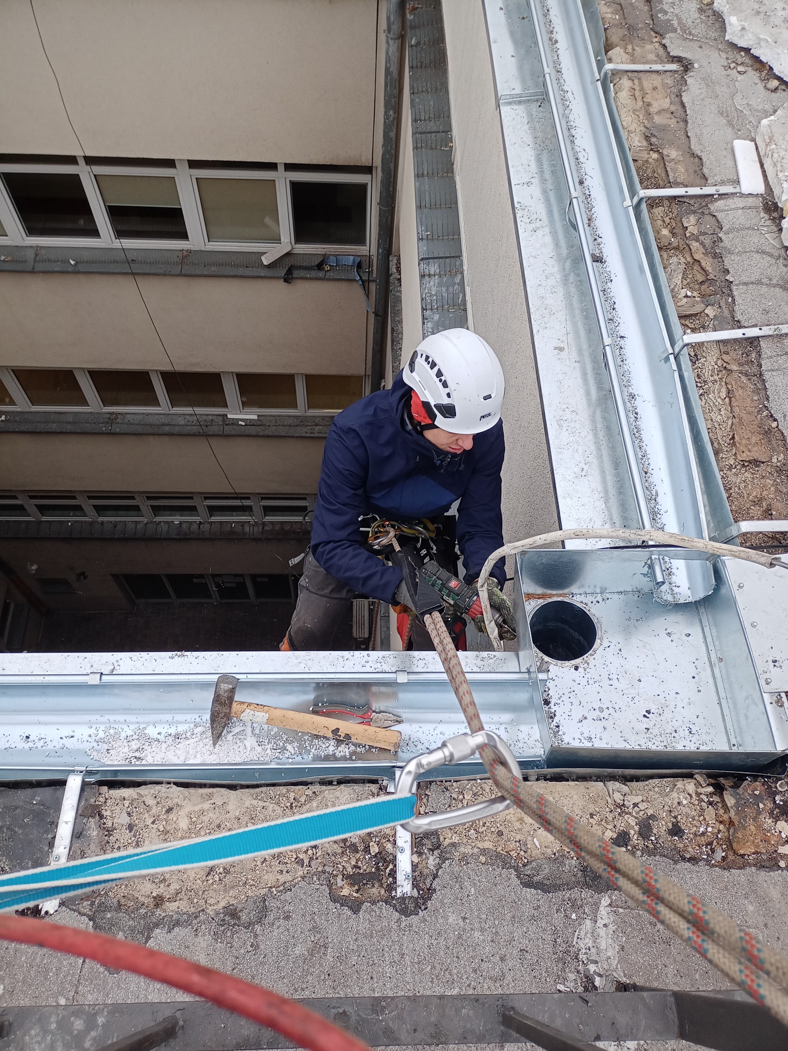 Wymiana obróbek blacharskich