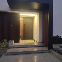 Zadaszenie nad wejściem 