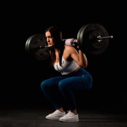 PorcelFit – nowoczesna siłownia i centrum fitness w Tułowicach. Treningi personalne, boks, kick-boxing, fitness, joga, zajęcia siłowe, wytrzymałościowe, dla dzieci i seniorów. Rezerwacja przez eFitness.💪🔥