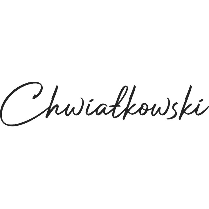 Czarny, odręczny napis 'Chwiatkowski' na białym tle.