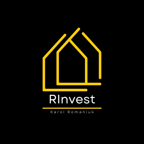 Żółte logo firmy RInvest w formie uproszczonego zarysu domu na czarnym tle, poniżej nazwa firmy i imię oraz nazwisko Karol Romaniuk.
