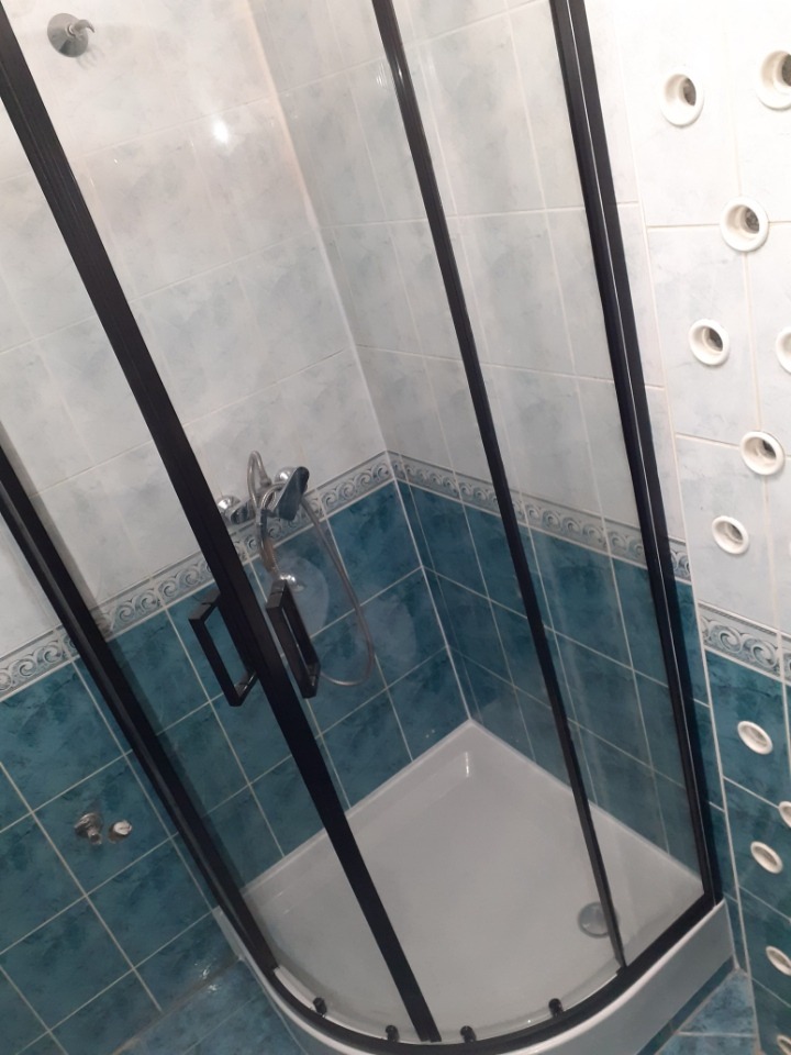 Montaż nowej kabiny prysznicowej