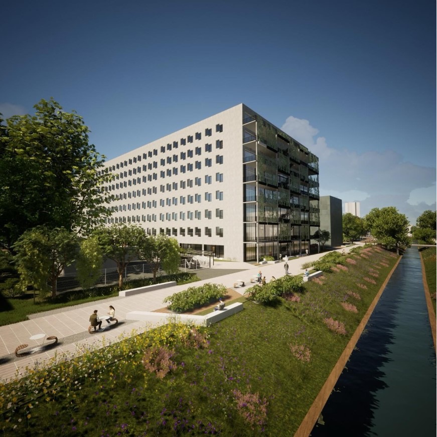 Wizualizacja budynku wielorodzinnego z zielonymi balkonami, otoczonego parkiem z alejkami i kanałem wodnym w słoneczny dzień.
