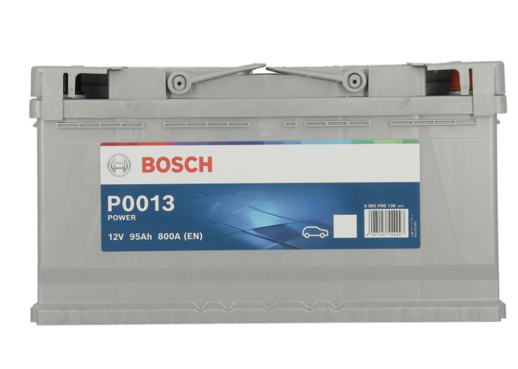 Akumulator samochodowy Bosch P0013 Power 12V 95Ah 800A (EN) na białym tle, widoczne uchwyty i etykieta z kodem kreskowym.