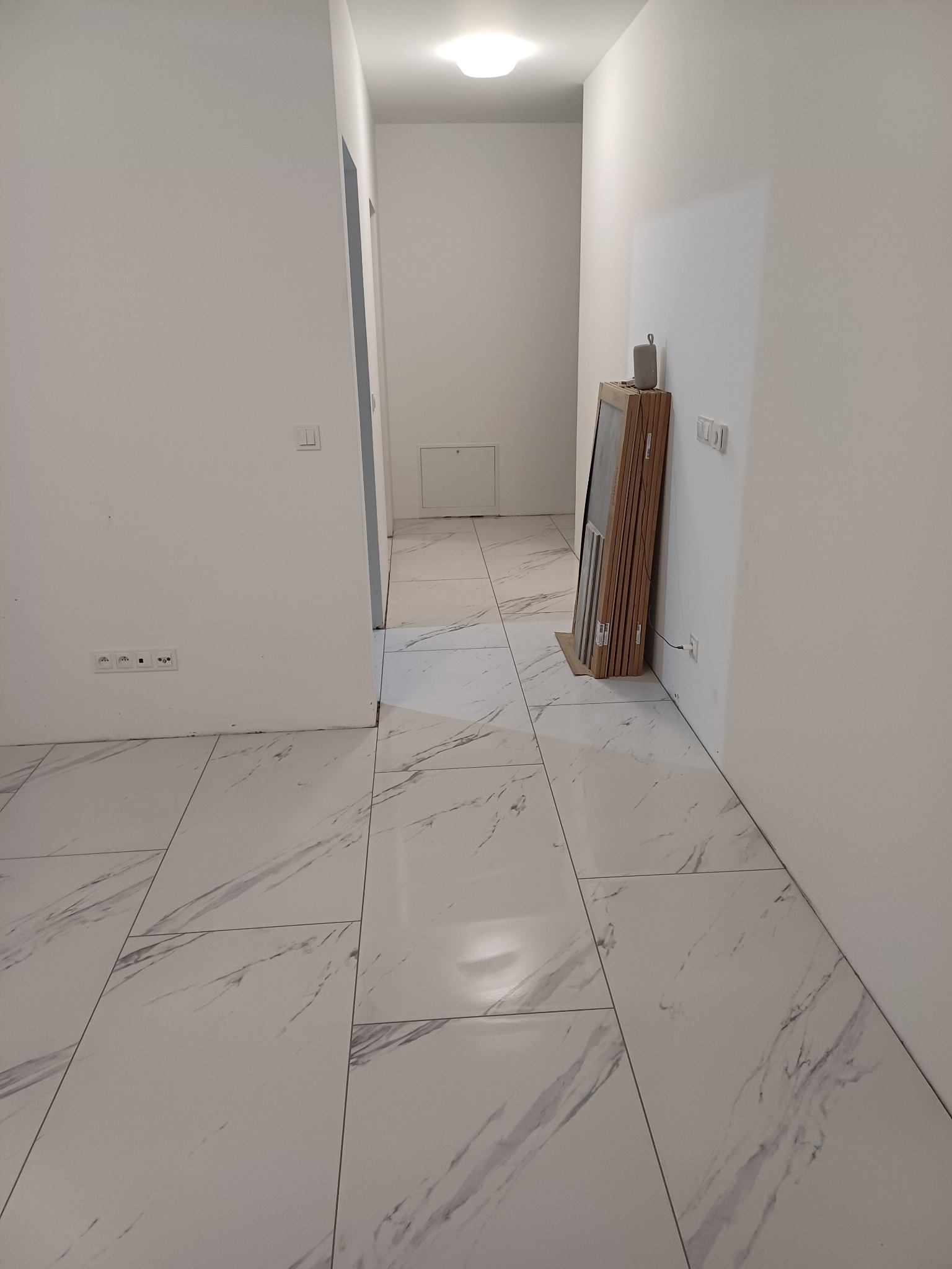 Podloga salon + korytarz 120x60 gresowe