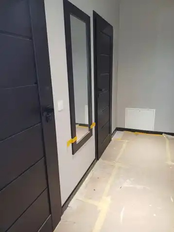 Tapeta, montaz lustra, montaz futryn i drzwi