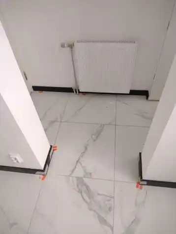 Montaz listew przypodlogowych MDF na 45 stopni