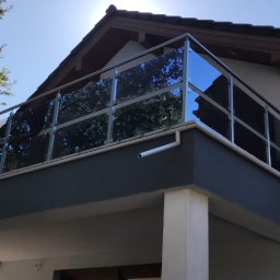 Balustrada tarasowa- stal AISI 304 + szyba samoczyszcząca.  