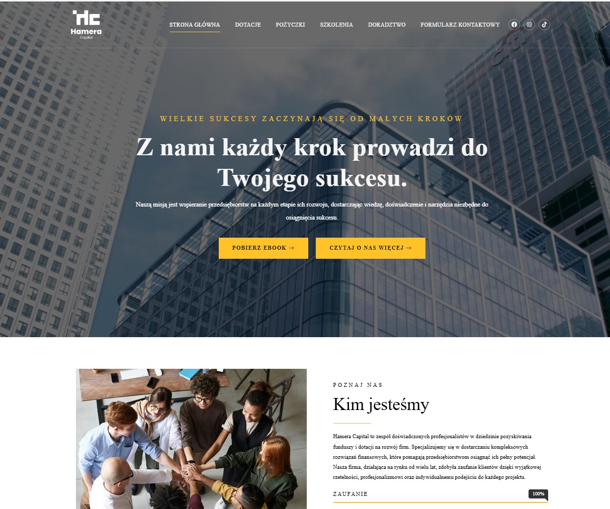 Strona internetowa firmy Hamera Capital z widocznym nagłówkiem, hasłem 'Z nami każdy krok prowadzi do Twojego sukcesu' i zdjęciem zespołu w dolnej części strony.