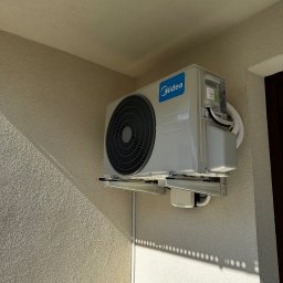 Masz problem z odprowadzeniem skroplin w mieszkaniu w bloku lub w kamienicy?
ECO Clima Gaś wraz z firmą Wipcool mają na to rozwiązanie - rozpraszacz skroplin (kondensatu), który tworzy mgiełkę i rozpyli ją podczas upału.