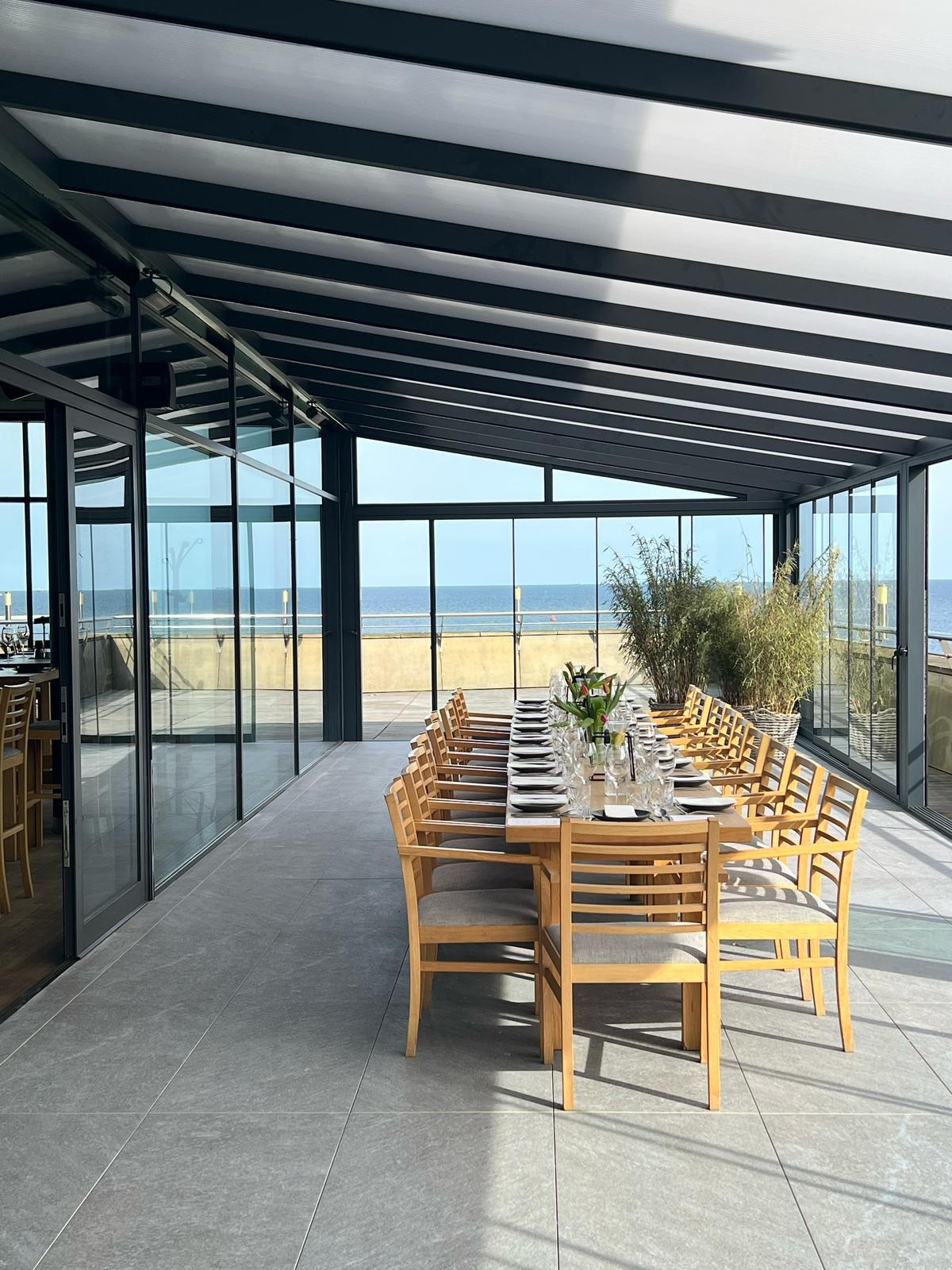 Realizacja dla Restauracji Vinegre w Gdyni która znajduje się na 3 piętrze Muzeum Marynarki Wojennej.