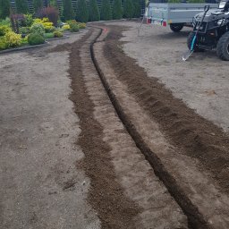ZIELONA STREFA USŁUGI OGRODNICZE ANDRZEJ CHLEBIUK - Wykop pod automatyczne nawodnienie.