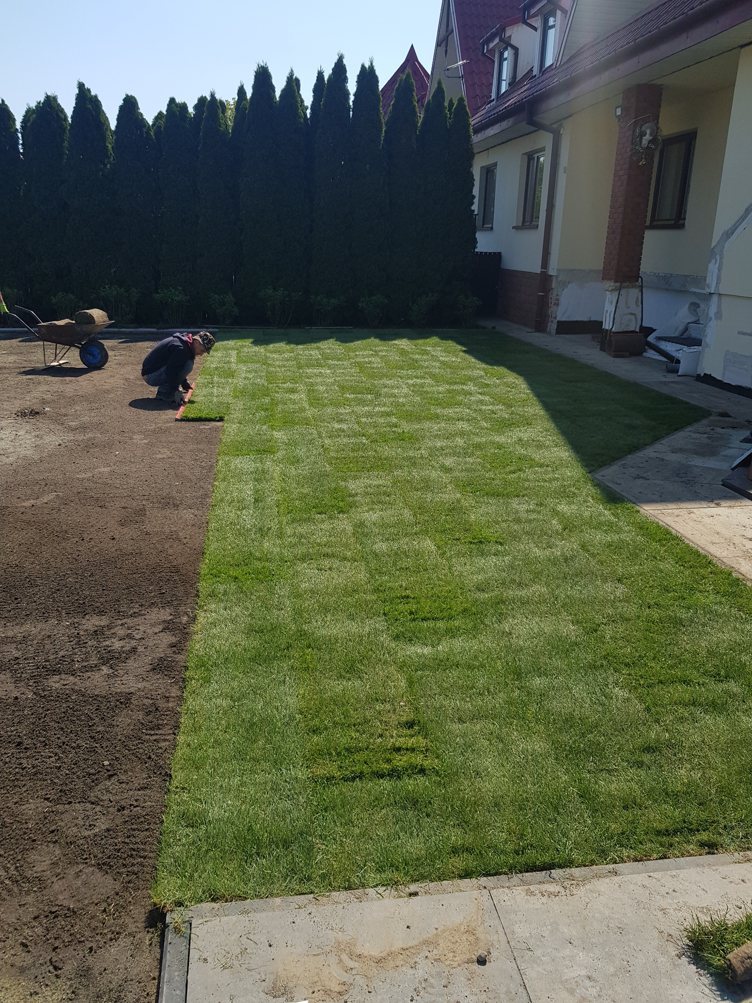 Układanie Trawy z rolki.