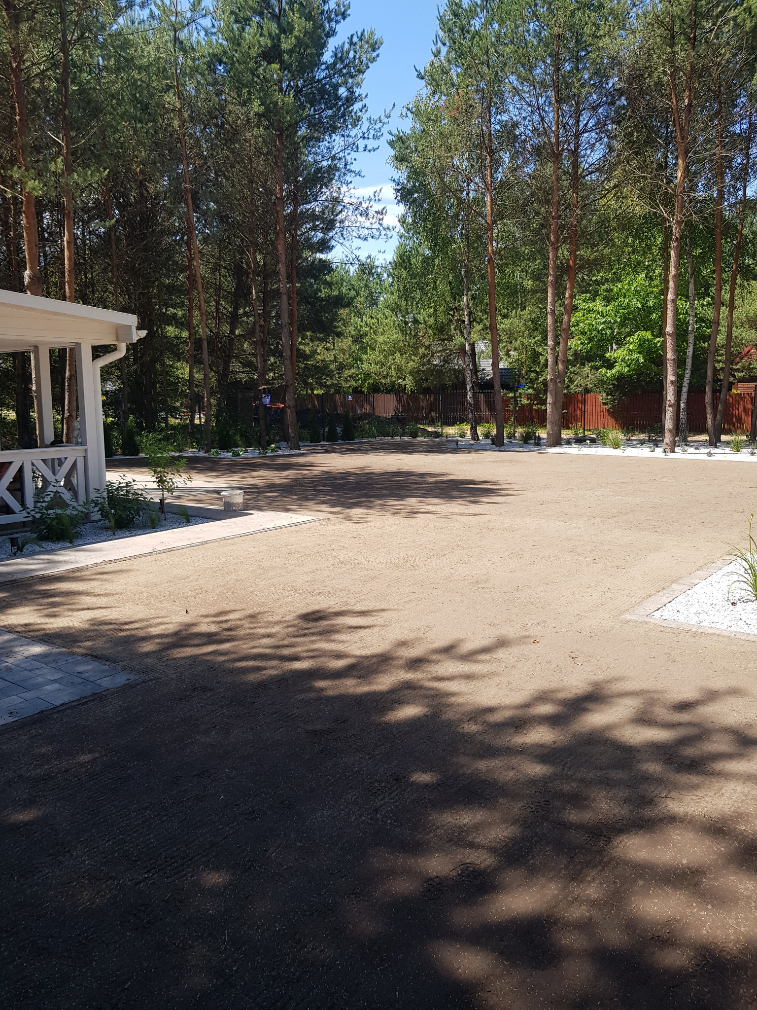 Niwelacja terenu pod siew.