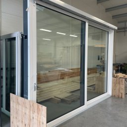 Okno HS z silnikiem elektrycznym