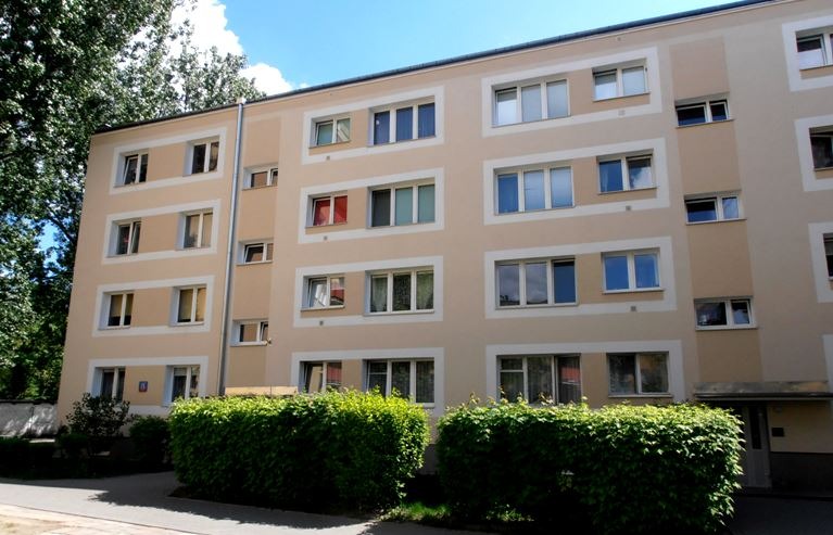 Termomodernizacja dubynku wraz z remonmetem balkonów i wymianą balustrad w budynku przy ul. Tyszkiewicza w Warszawie.