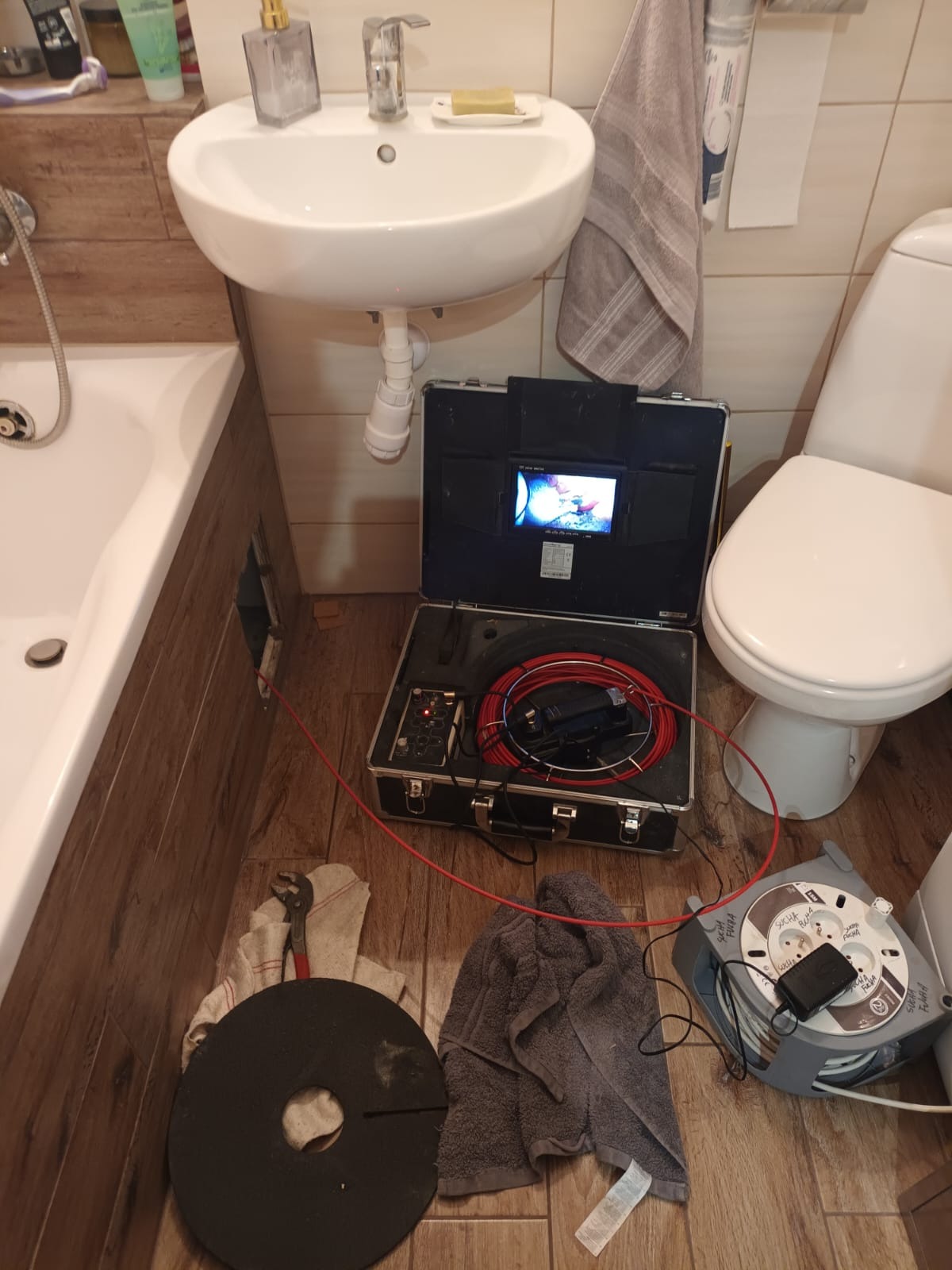 Lokalizacja przy użyciu kamery inspekcyjnej