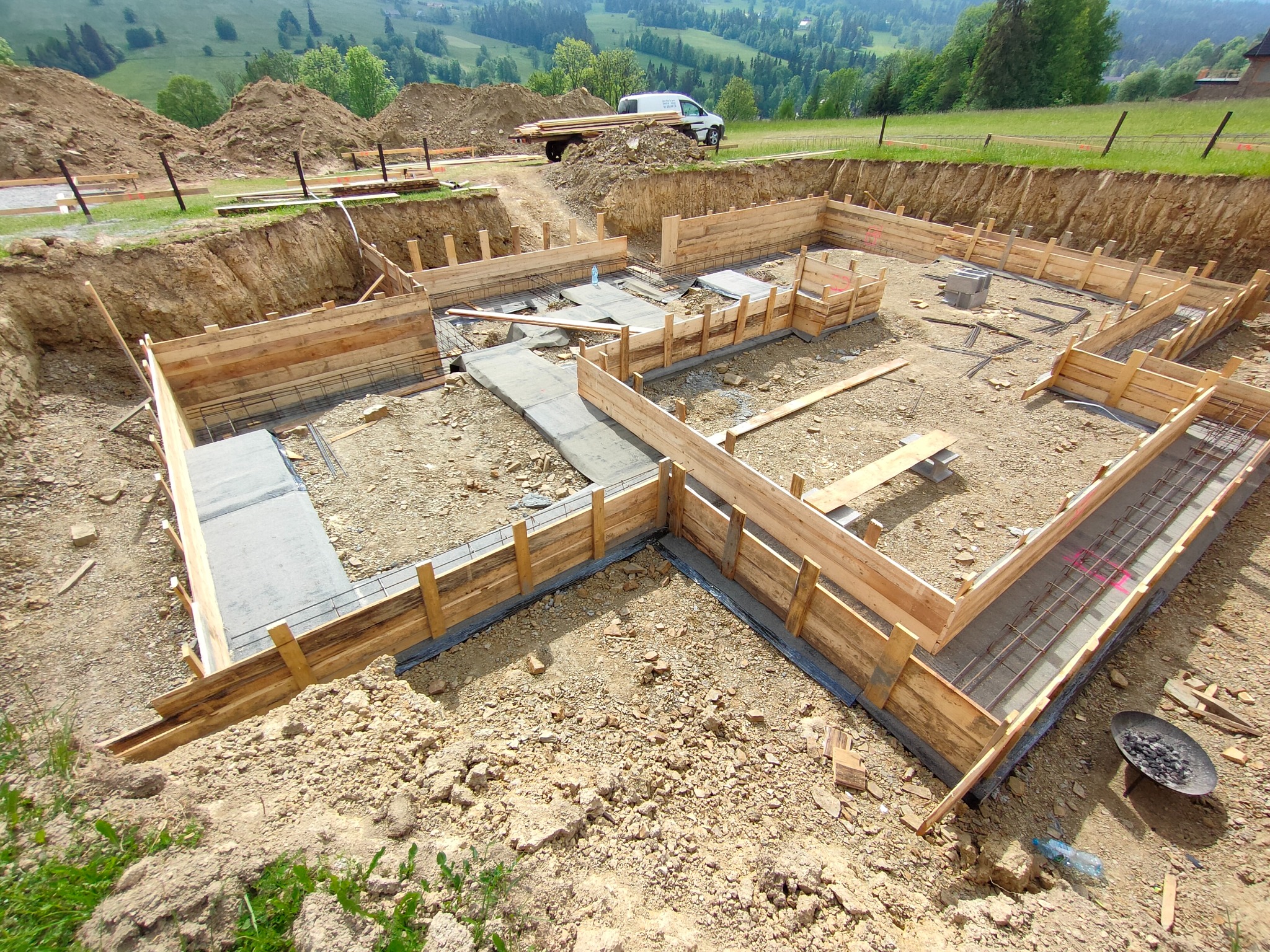 Szalunek ław fundamentowych