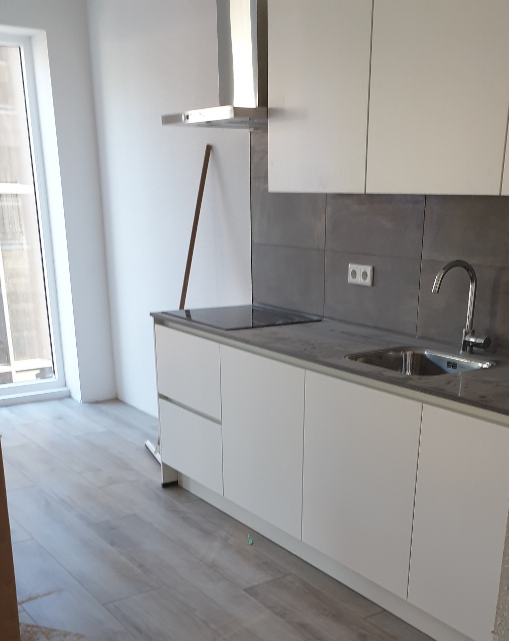 biały montaż kuchnia