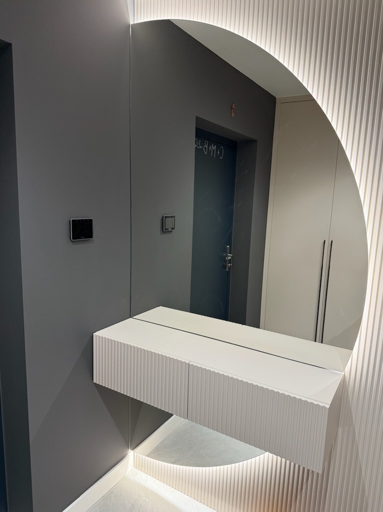 Lustra na wymiar również z podświetleniem LED, różne kształty , również z montażem