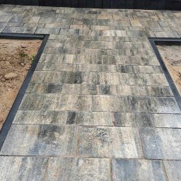 Układanie kostki brukowej Połomia 2