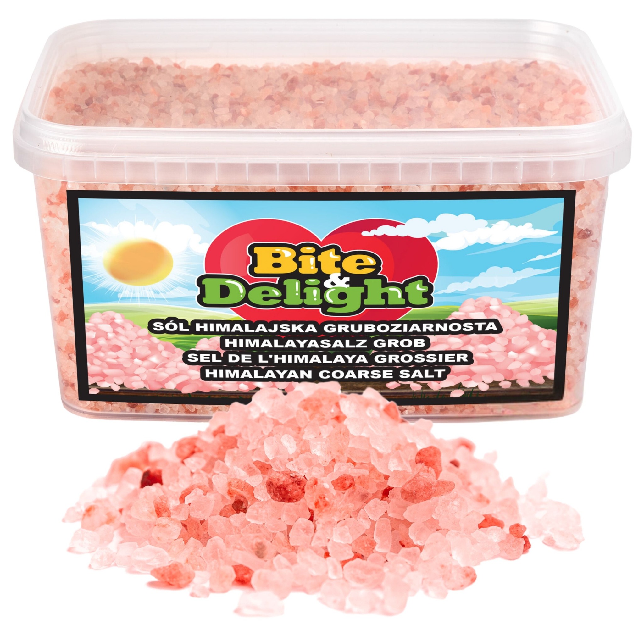Plastikowe pudełko wypełnione różową solą himalajską, z etykietą Bite & Delight, oraz nasypana obok górka tej samej soli na białym tle.