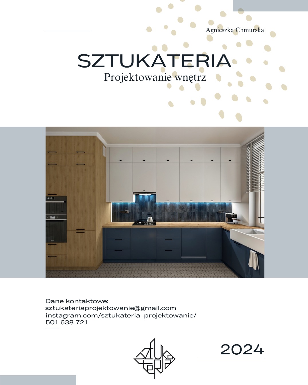 Projekt wizualizacji kuchni w bieli i granacie z drewnianymi akcentami, prezentowany jako część folderu reklamowego firmy Sztukateria Projektowanie wnętrz.