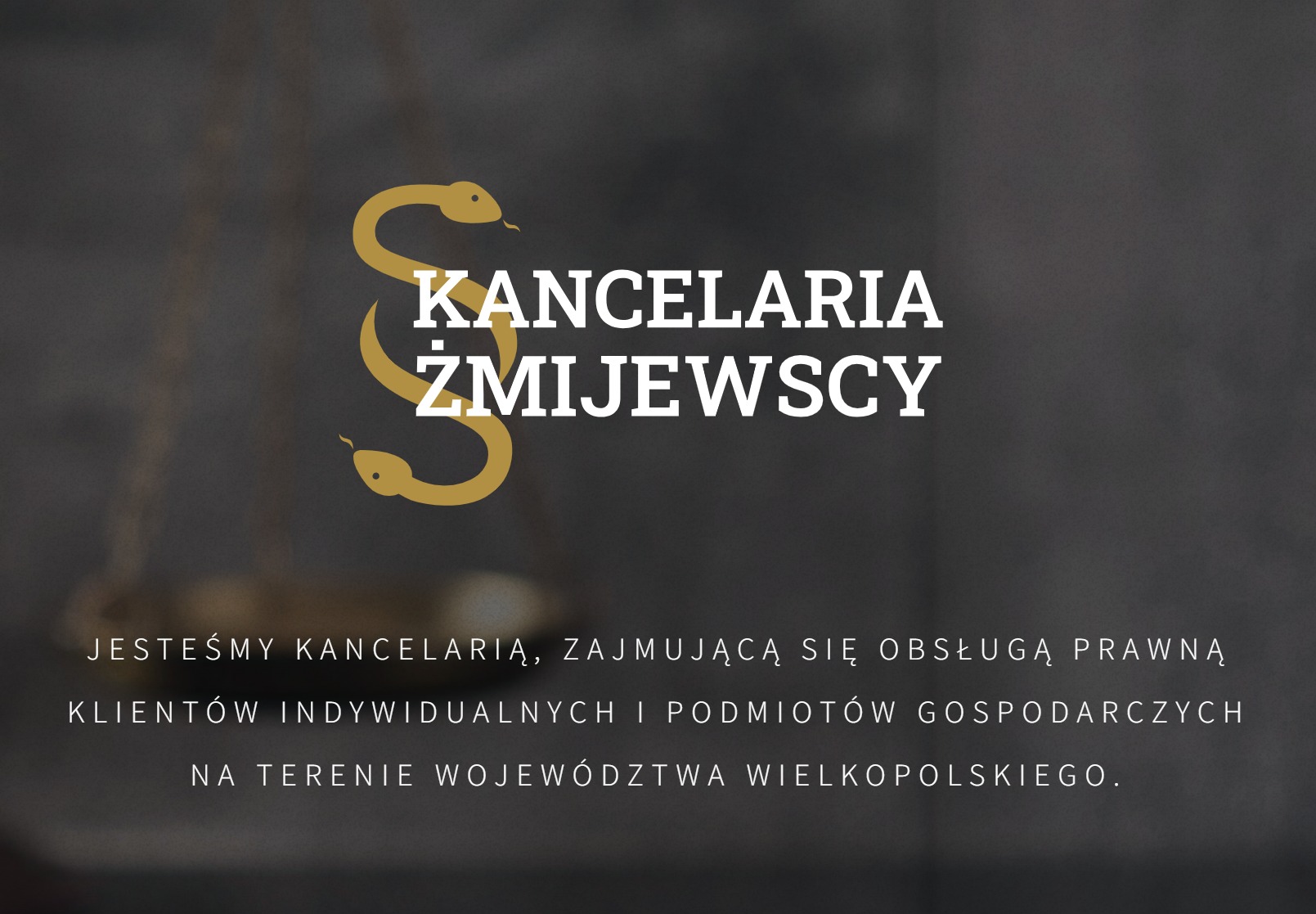Logo Kancelarii Żmijewscy z symbolem węża i tekstem o obsłudze prawnej klientów indywidualnych i firm w Wielkopolsce na ciemnym tle.