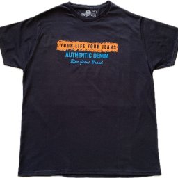 PPHU FUS - Czarny T-shirt z nadrukiem 'YOUR LIFE YOUR JEANS AUTHENTIC DENIM Blue Jeans Brand' w kolorach pomarańczowym i niebieskim.