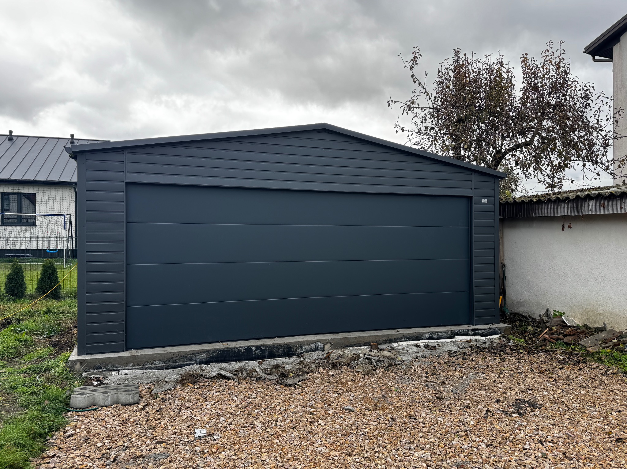 Garaż 6x6 z brama segmentowa 5x2