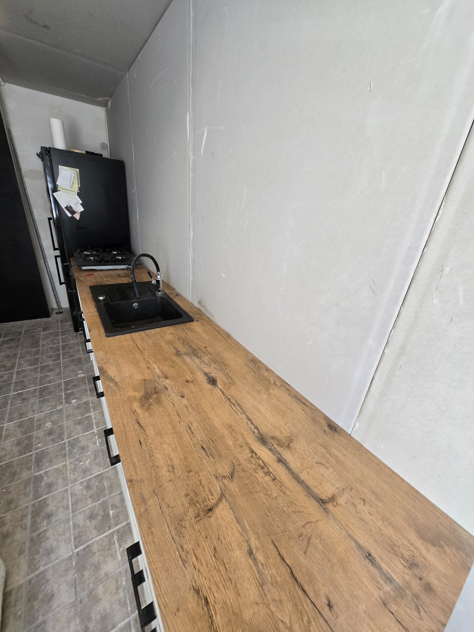 Wycinka w blatach remont kuchni