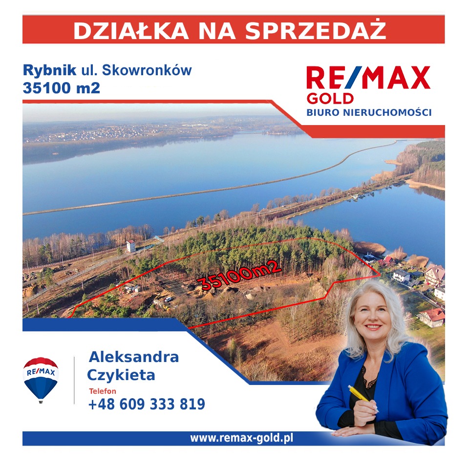 Ogłoszenie działki na sprzedaż w Rybniku, widok z lotu ptaka na działkę o powierzchni 35100 m2, otoczoną jeziorem, z zaznaczonym obrysem granic działki i uśmiechniętą agentką nieruchomości z RE/MAX...