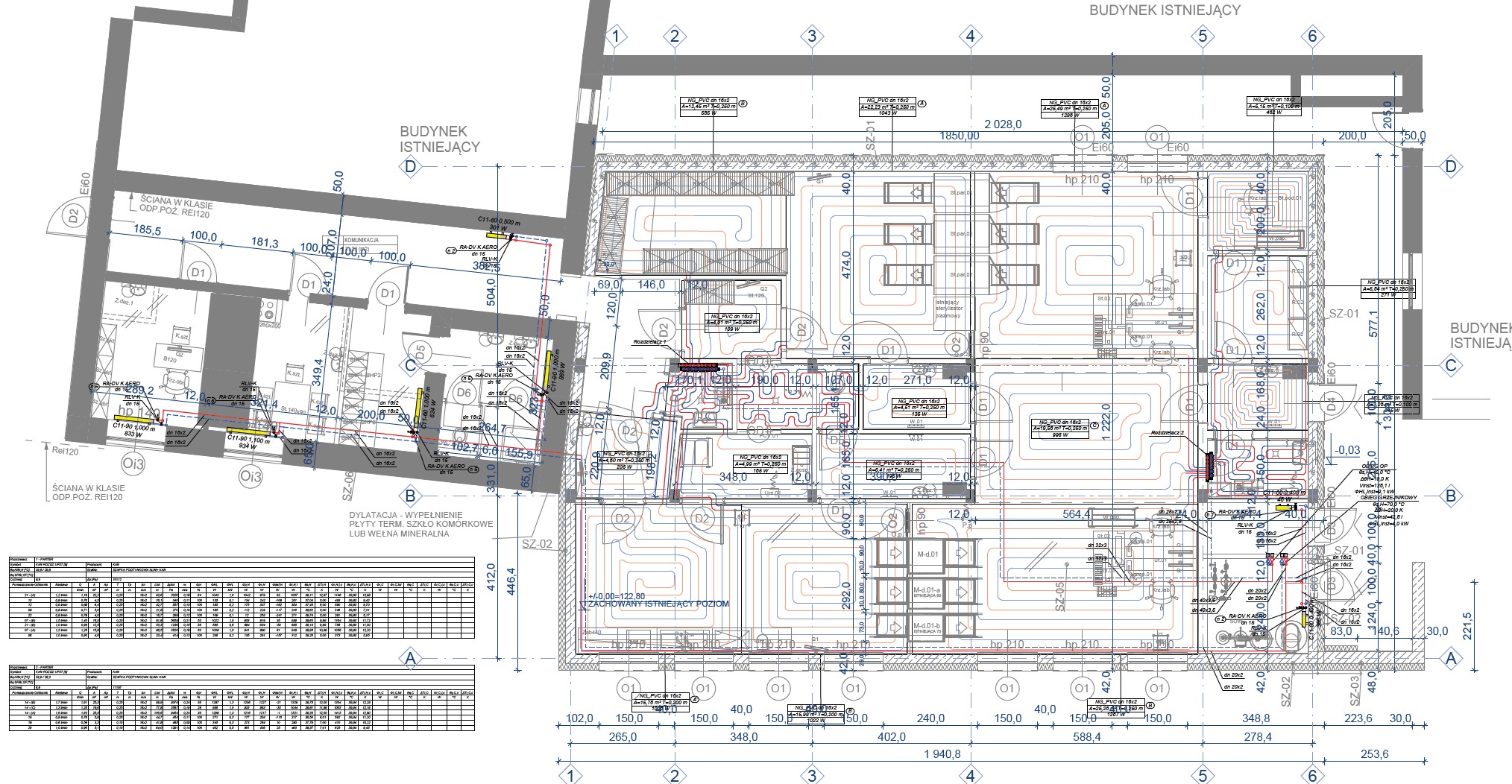 Schemat instalacji ogrzewania podłogowego w budynku, z detalami technicznymi i wymiarami. Widoczne rury, rozdzielacze i oznaczenia pomieszczeń.