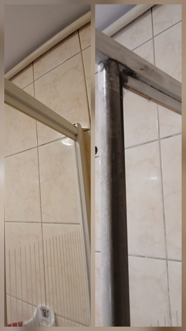 Kabina prysznicowa: po lewej brudna, po prawej wyczyszczona. Widoczne płytki w beżowym odcieniu i biała rama kabiny. Efekt czyszczenia fug i ramy.